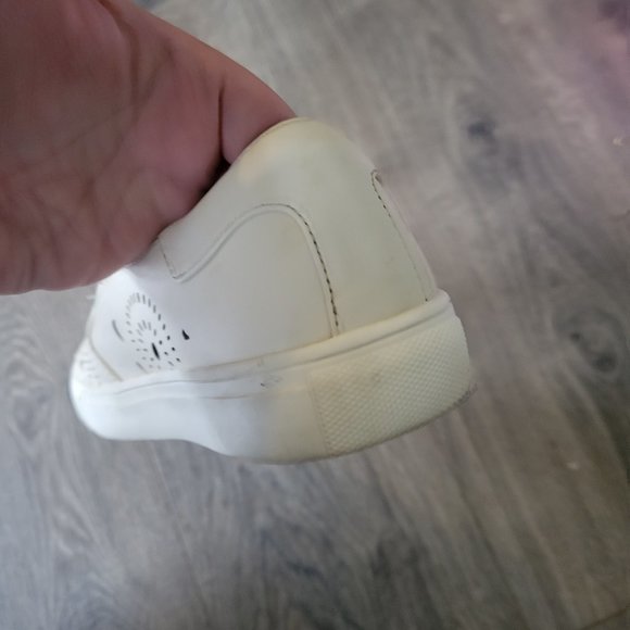 Cream colored shoes - Picture 7 of 14